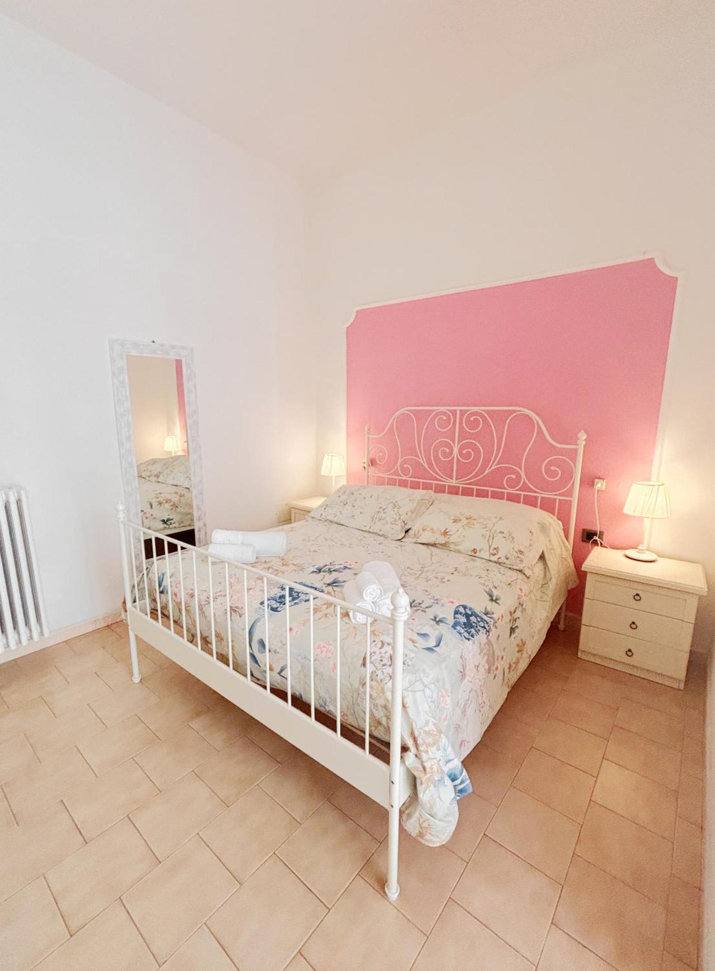 ヴィアレッジョ A Casa Di Mario E Nene Bed & Breakfast エクステリア 写真
