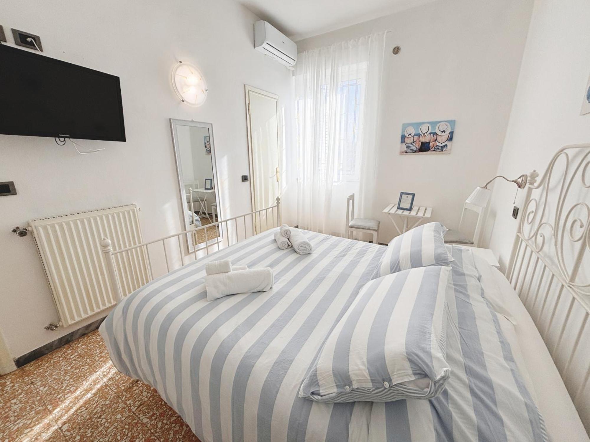 ヴィアレッジョ A Casa Di Mario E Nene Bed & Breakfast エクステリア 写真