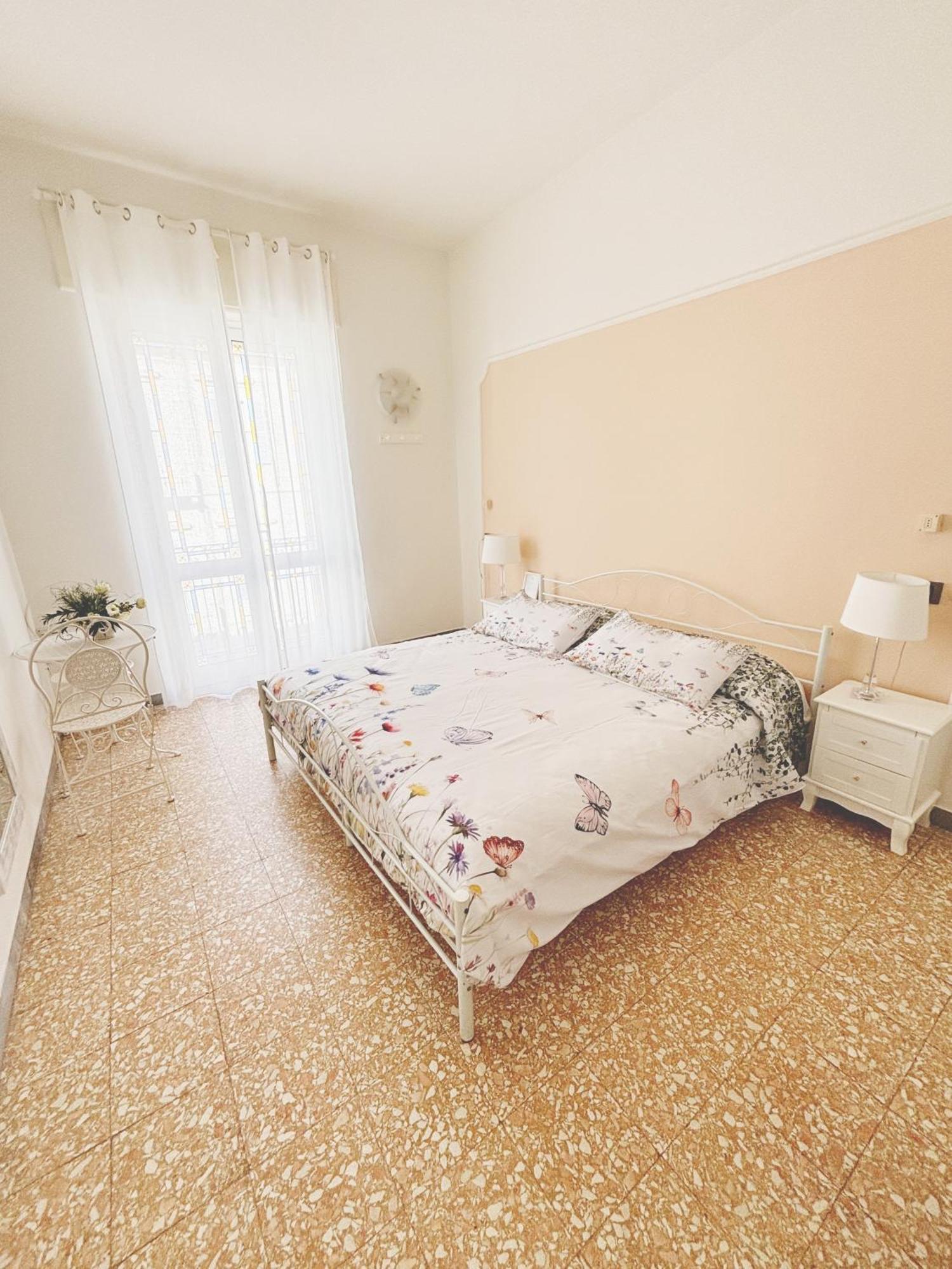 ヴィアレッジョ A Casa Di Mario E Nene Bed & Breakfast エクステリア 写真