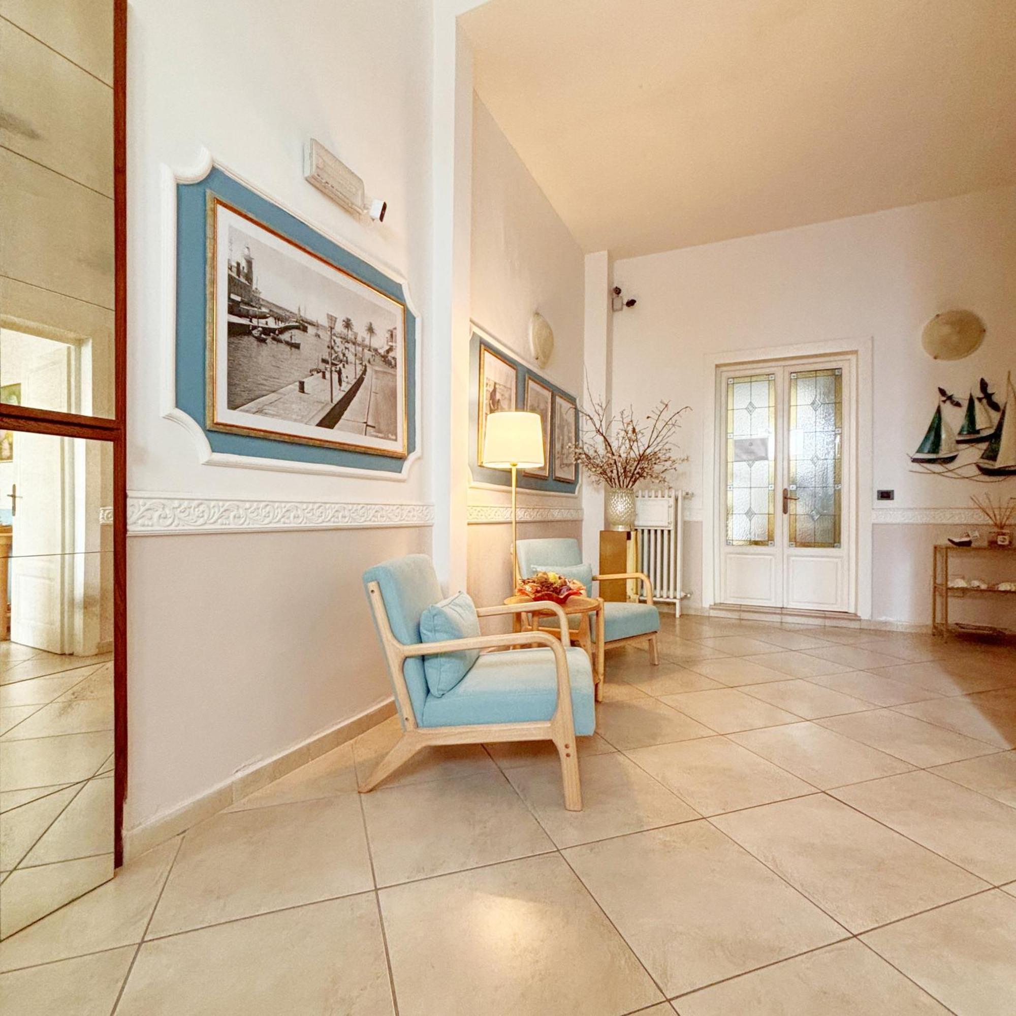 ヴィアレッジョ A Casa Di Mario E Nene Bed & Breakfast エクステリア 写真